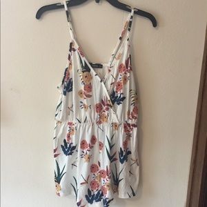 NWOT Romper- Size M